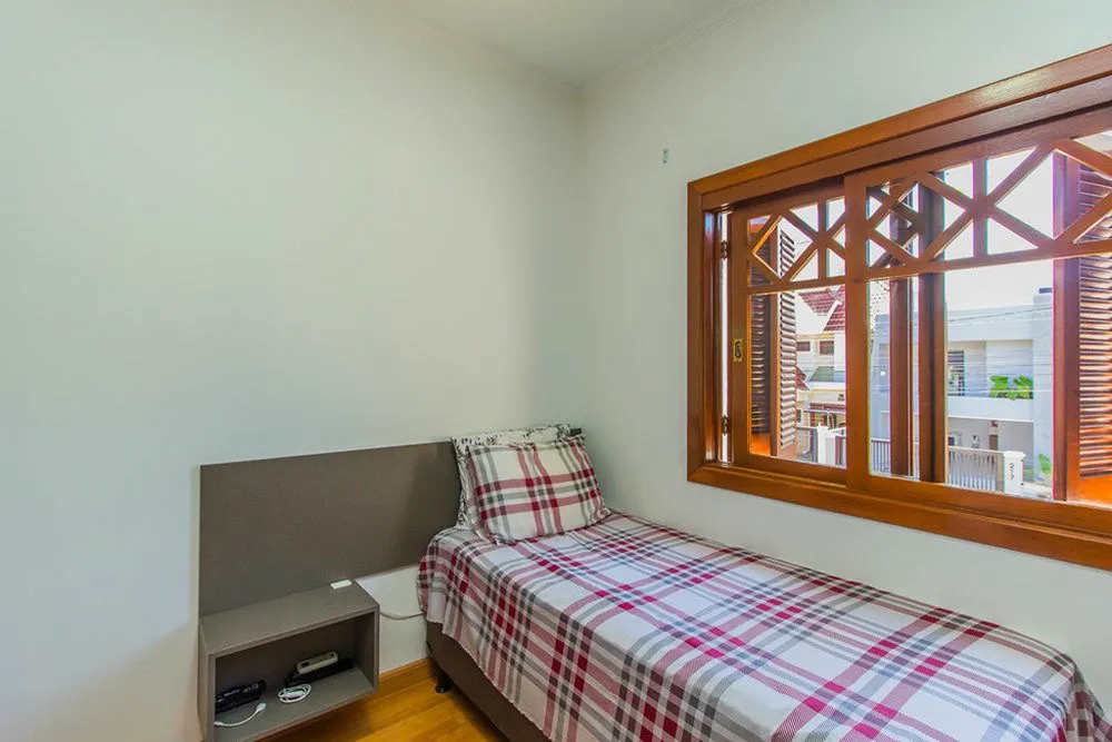 Casa, 4 quartos, 193 m² - Foto 3