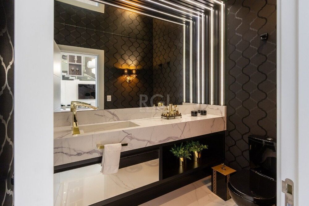 Casa de Condomínio à venda com 3 quartos, 240m² - Foto 1