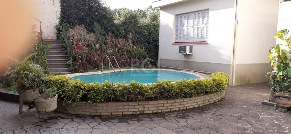 Casa à venda com 3 quartos, 201m² - Foto 1