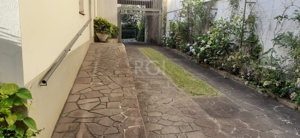 Casa à venda com 3 quartos, 201m² - Foto 2