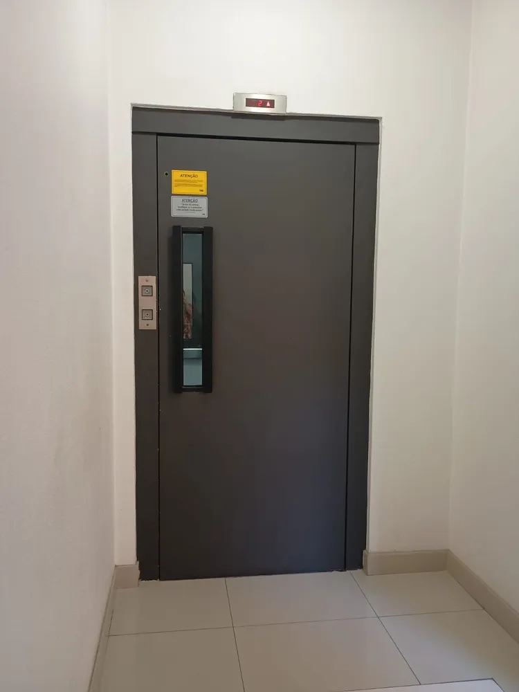 Casa, 4 quartos, 243 m² - Foto 1