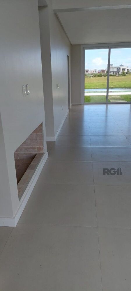 Casa de Condomínio à venda com 3 quartos, 185m² - Foto 2