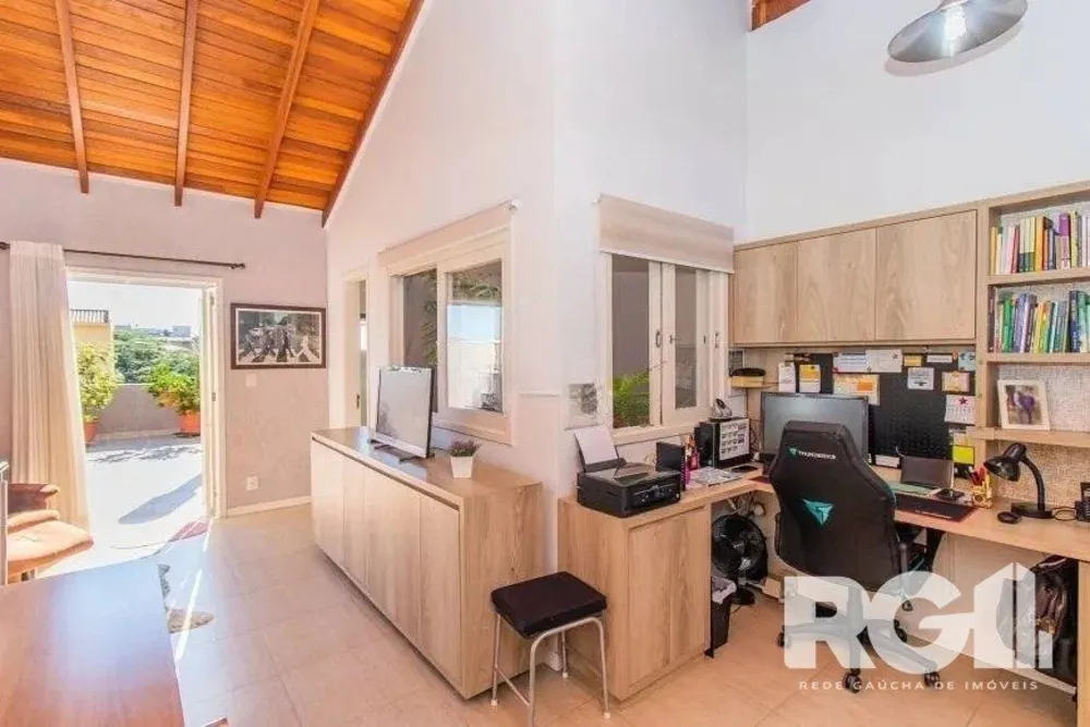 Casa, 3 quartos, 211 m² - Foto 2