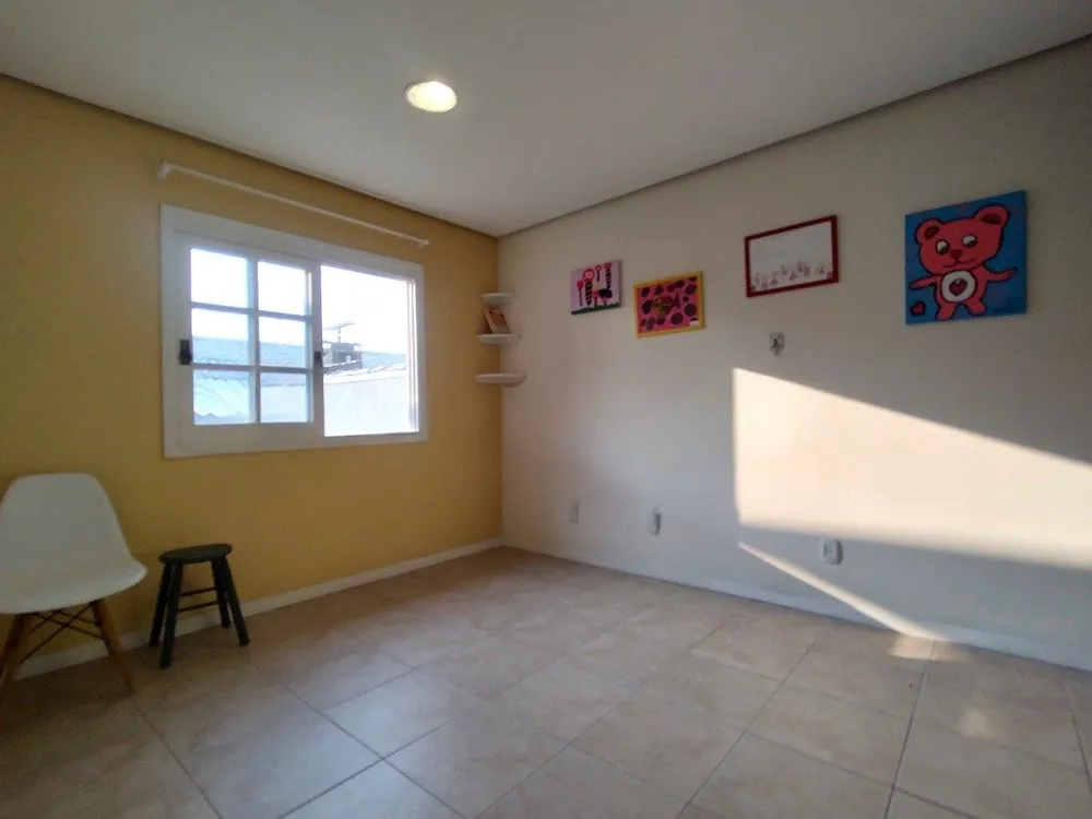Casa, 4 quartos, 221 m² - Foto 1
