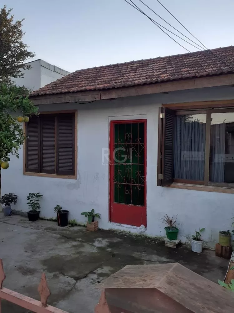 Casa à venda com 2 quartos, 99m² - Foto 1