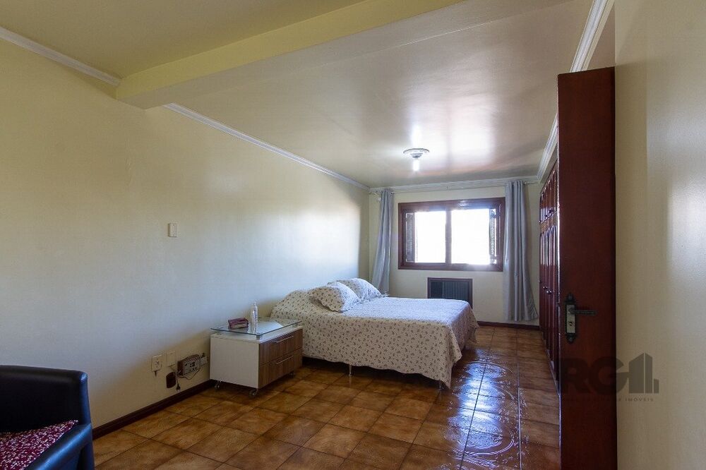 Casa à venda com 3 quartos, 289m² - Foto 4