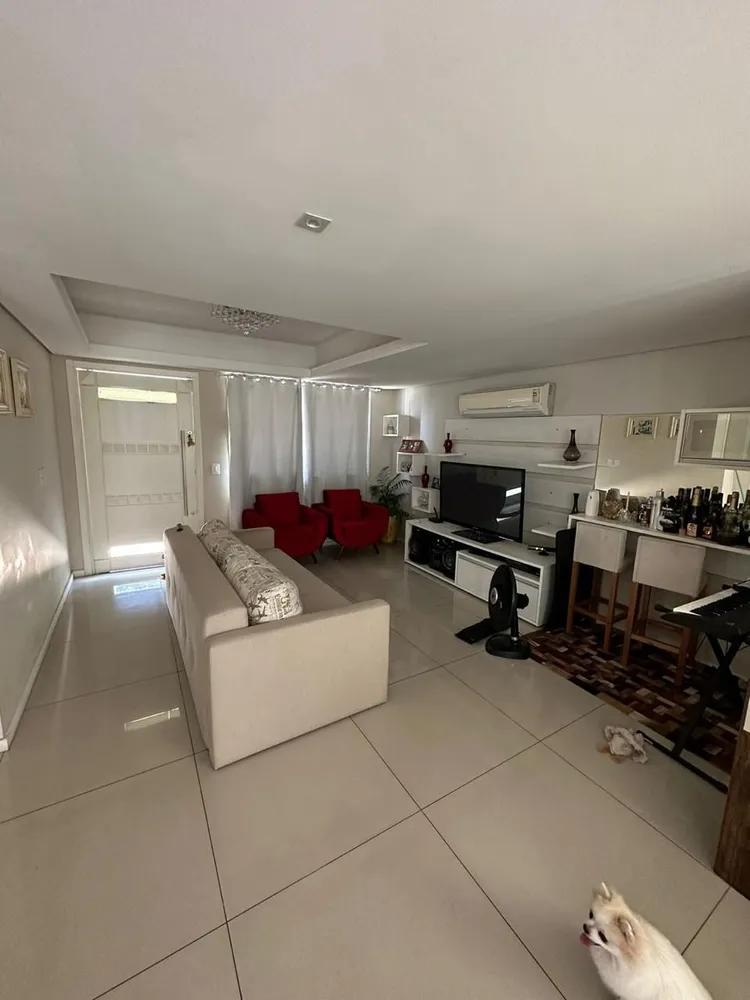 Casa, 3 quartos, 209 m² - Foto 1