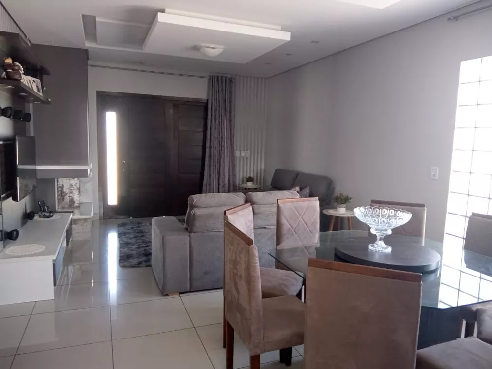 Casa à venda com 5 quartos, 349m² - Foto 3