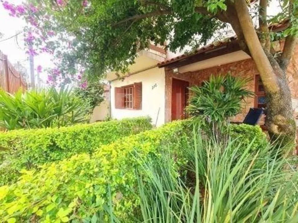Sobrado, 3 quartos, 241 m² - Foto 1