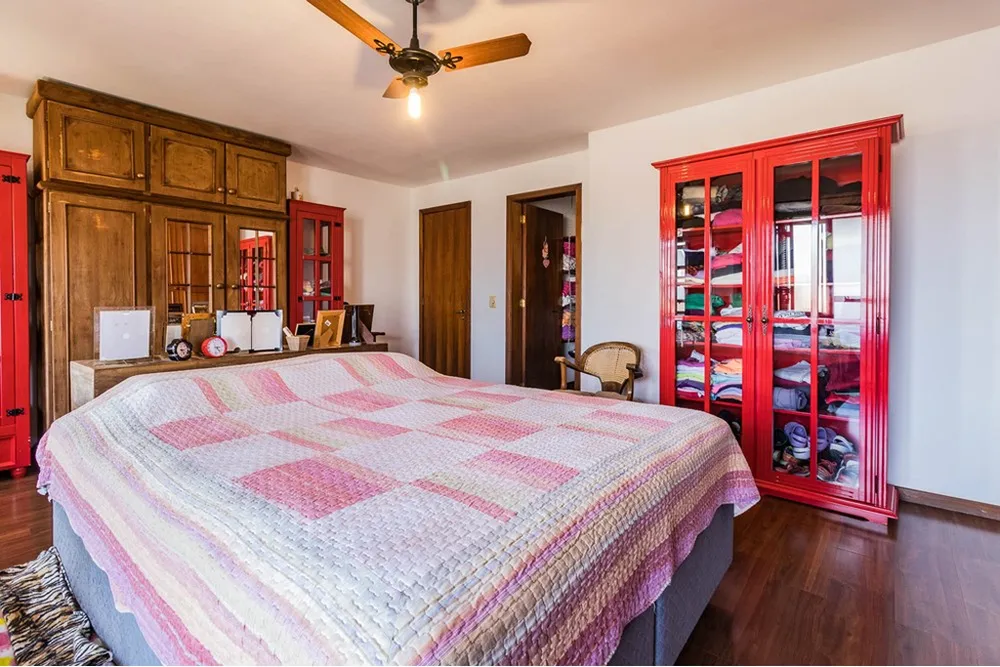 Casa, 3 quartos, 236 m² - Foto 1