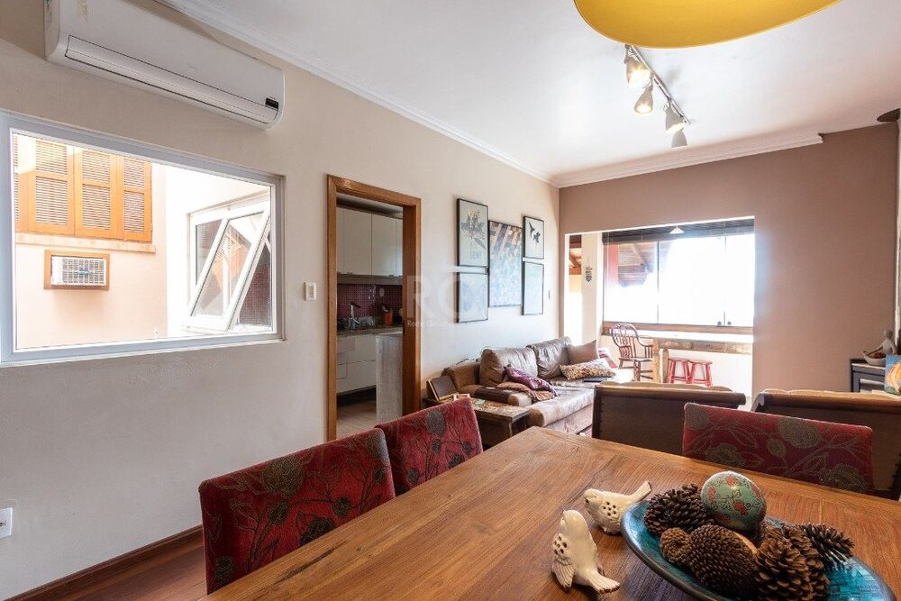 Casa à venda com 3 quartos, 227m² - Foto 2