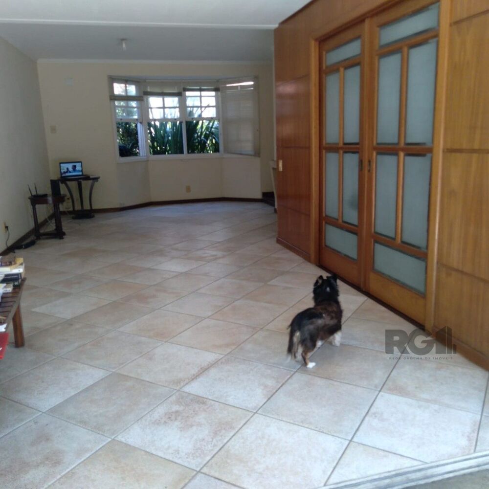 Casa de Condomínio à venda com 3 quartos, 223m² - Foto 4