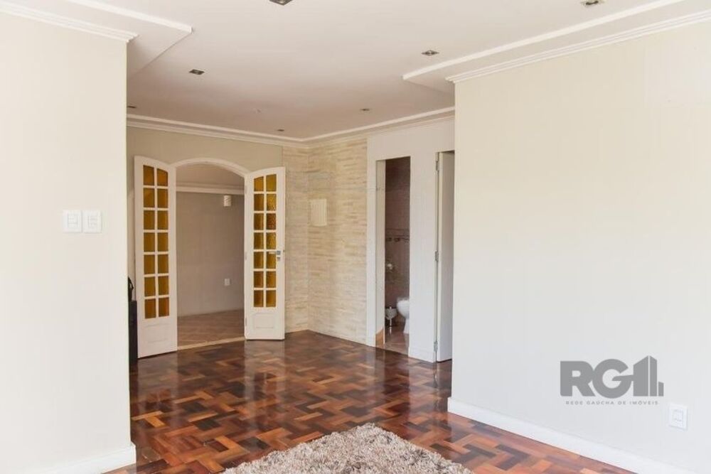 Casa à venda com 5 quartos, 198m² - Foto 2