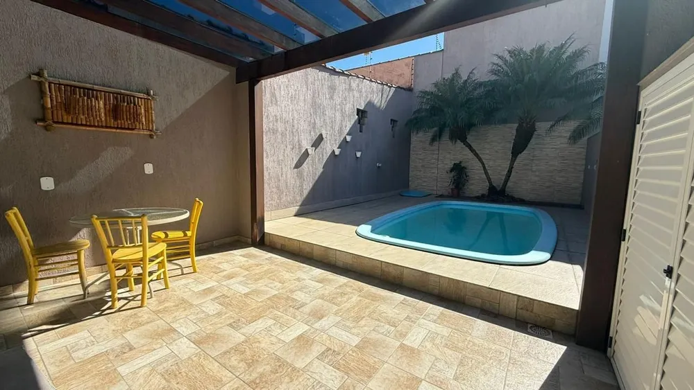 Casa, 3 quartos, 209 m² - Foto 1