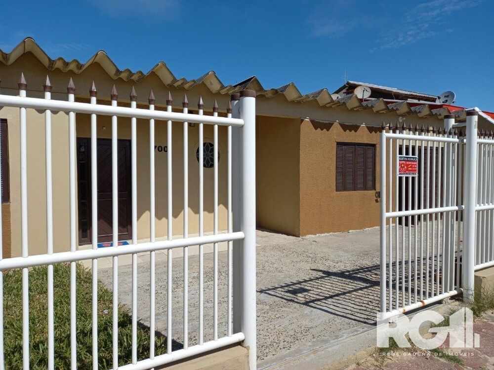Casa à venda com 3 quartos, 301m² - Foto 1
