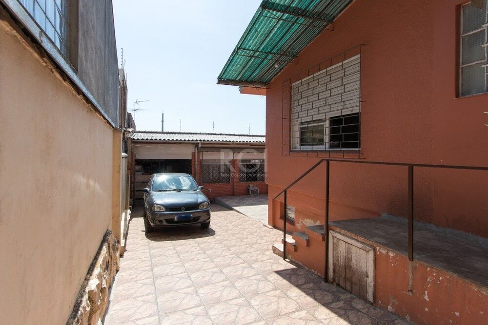 Casa à venda com 5 quartos, 135m² - Foto 3