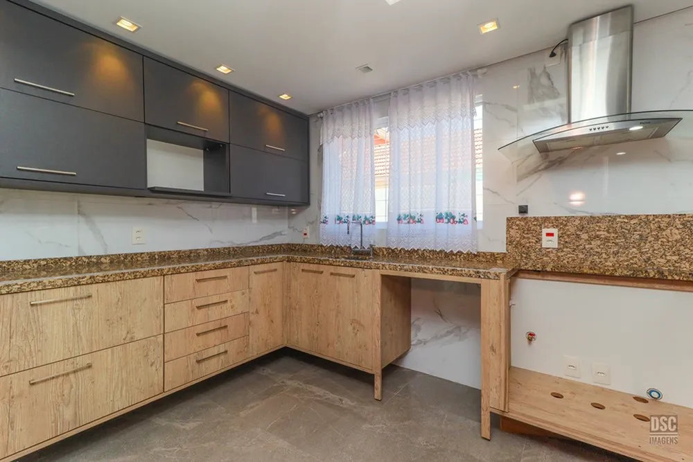 Casa, 7 quartos, 331 m² - Foto 1