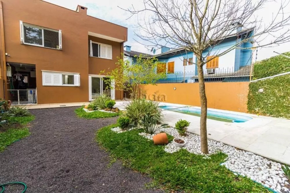 Casa à venda com 3 quartos, 286m² - Foto 2