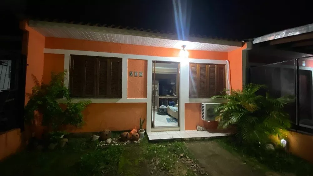 Casa à venda com 2 quartos, 56m² - Foto 1