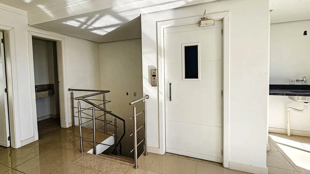 Casa, 4 quartos, 251 m² - Foto 1