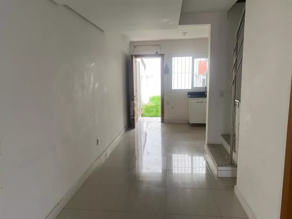 Casa à venda com 3 quartos, 109m² - Foto 4