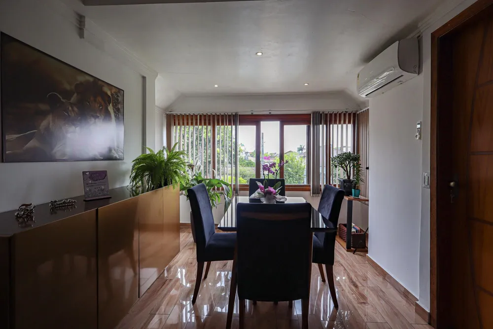 Casa, 4 quartos, 278 m² - Foto 1