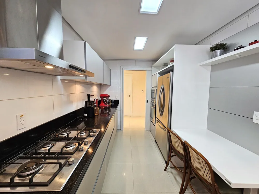 Apartamento, 3 quartos, 180 m² - Foto 1