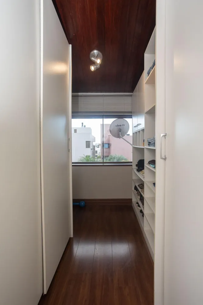 Casa, 4 quartos, 283 m² - Foto 1