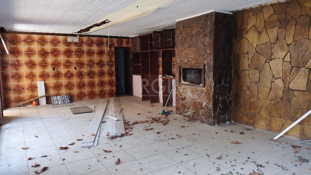 Casa à venda com 3 quartos, 191m² - Foto 1