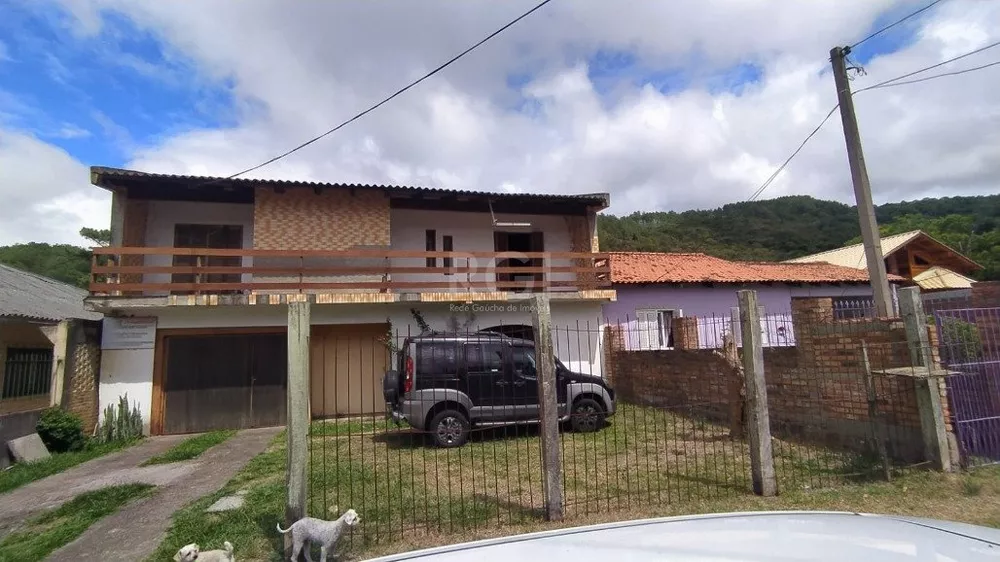 Casa à venda com 3 quartos, 249m² - Foto 1