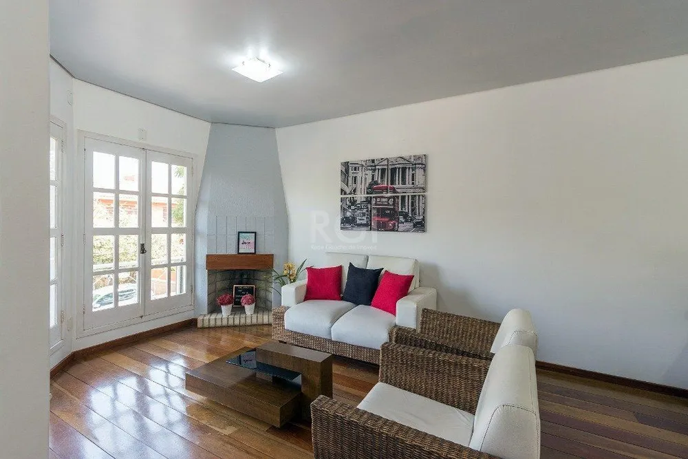 Casa, 4 quartos, 131 m² - Foto 1