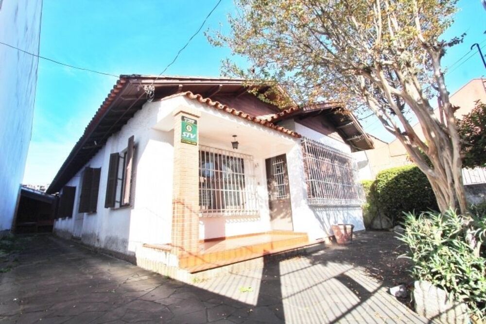 Casa à venda com 4 quartos, 201m² - Foto 1
