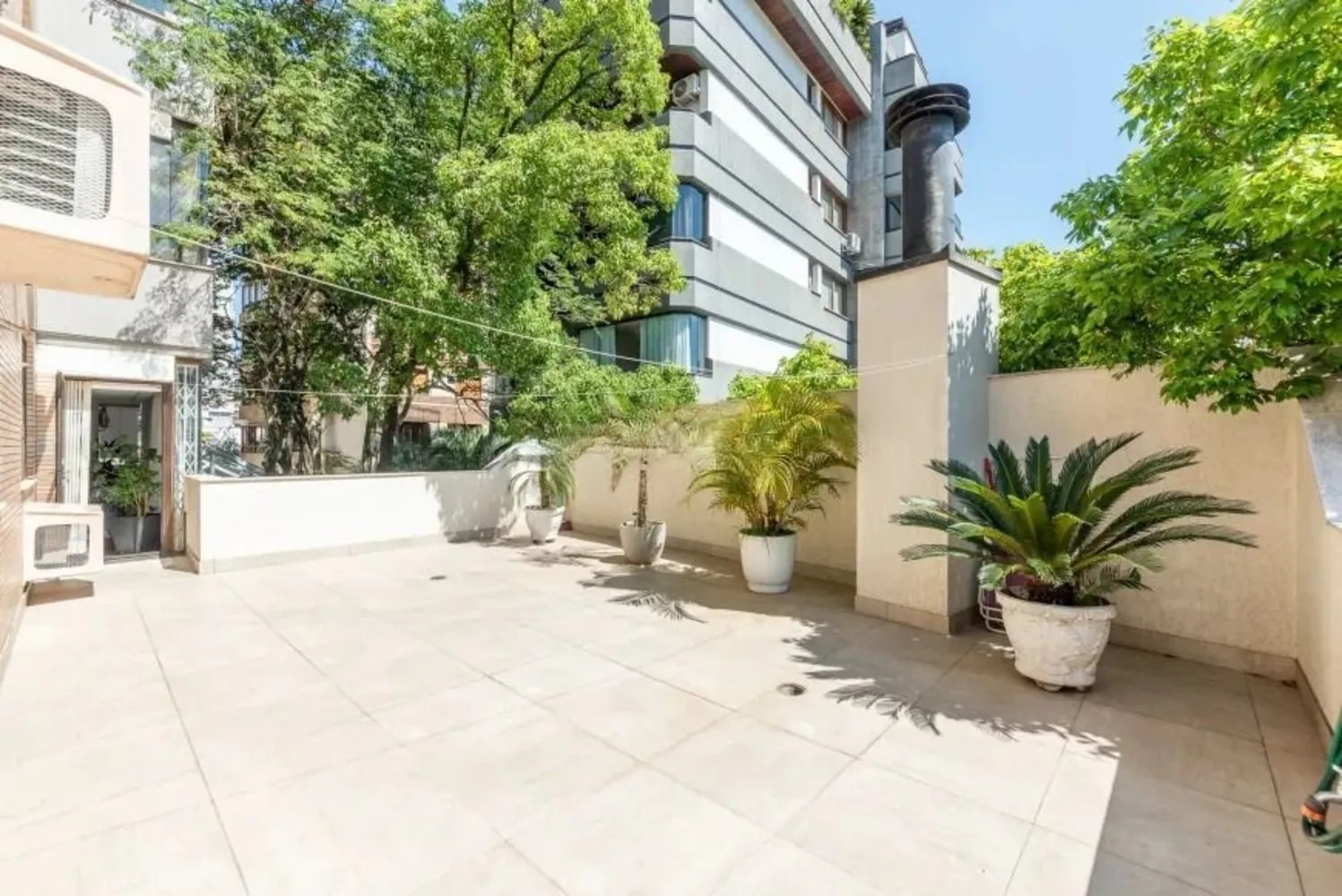 Casa, 4 quartos, 259 m² - Foto 1