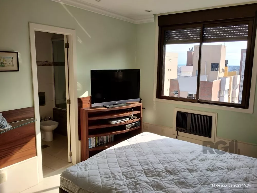 Apartamento à venda com 3 quartos, 149m² - Foto 2