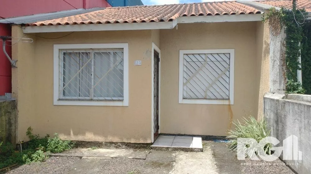 Casa à venda com 2 quartos, 45m² - Foto 1