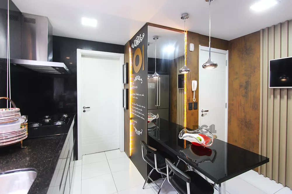 Apartamento à venda com 3 quartos, 158m² - Foto 4