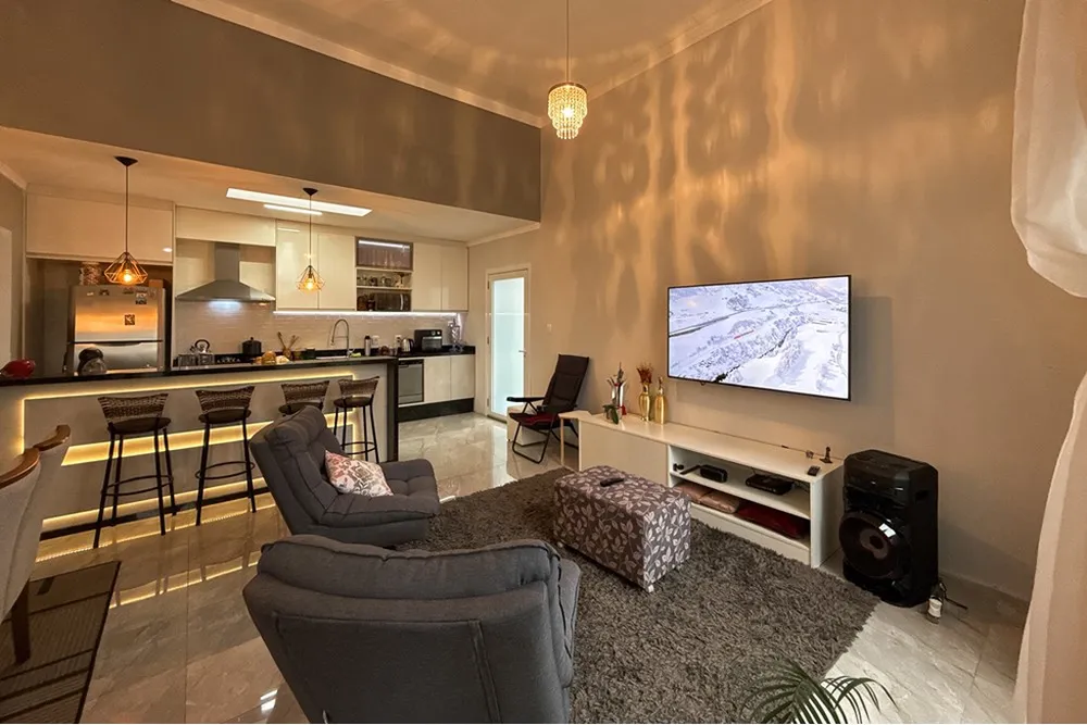 Casa, 5 quartos, 196 m² - Foto 1