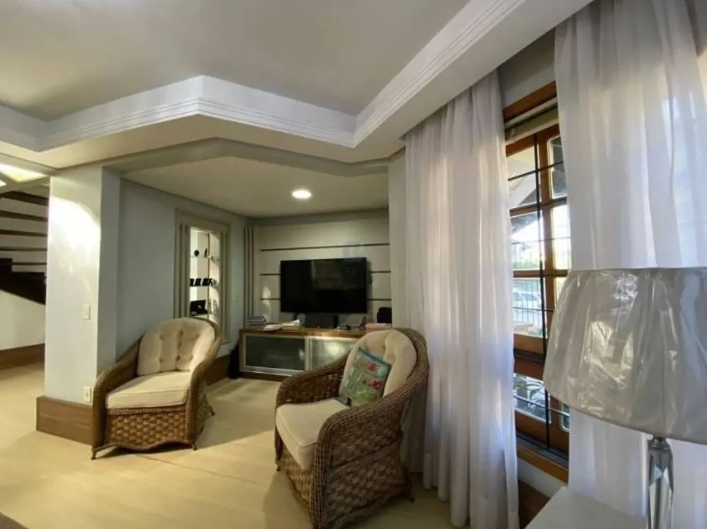 Casa, 3 quartos, 206 m² - Foto 1