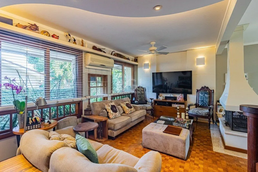 Casa, 3 quartos, 217 m² - Foto 1