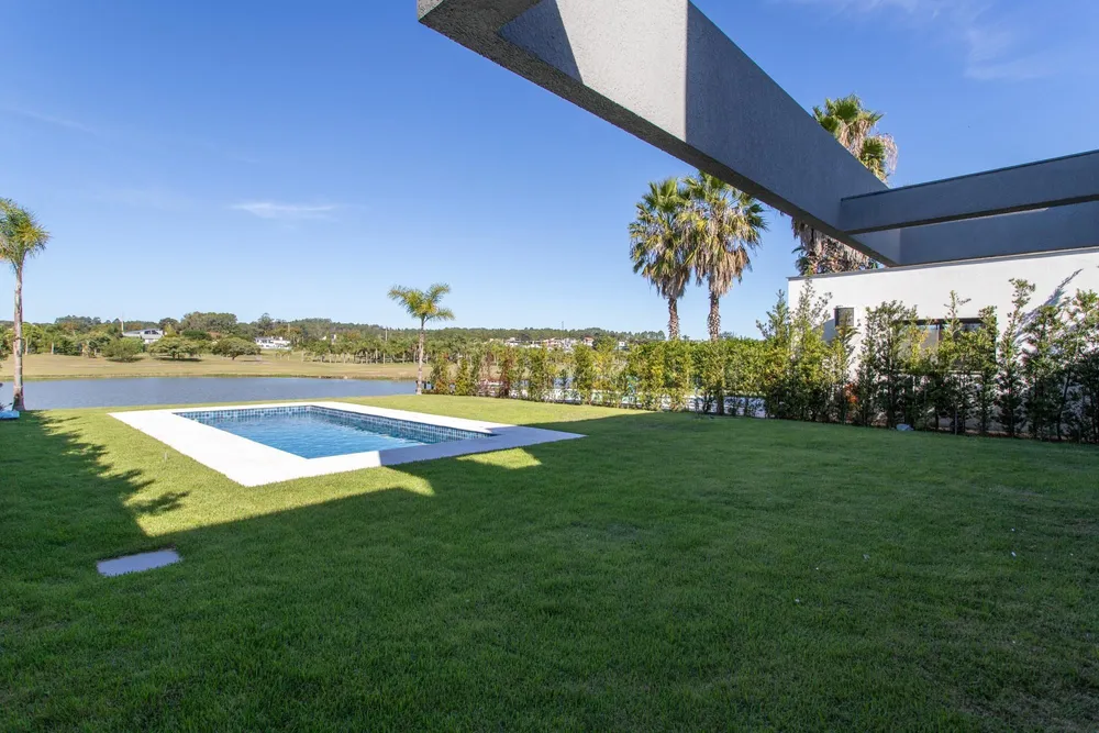 Casa, 3 quartos, 289 m² - Foto 1