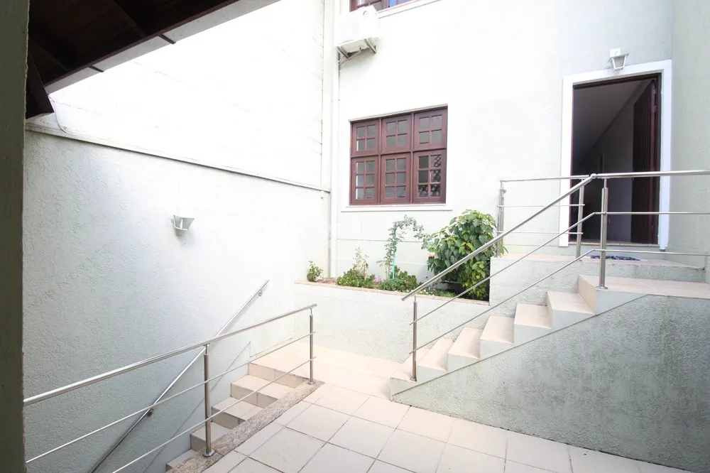 Casa, 3 quartos, 181 m² - Foto 1