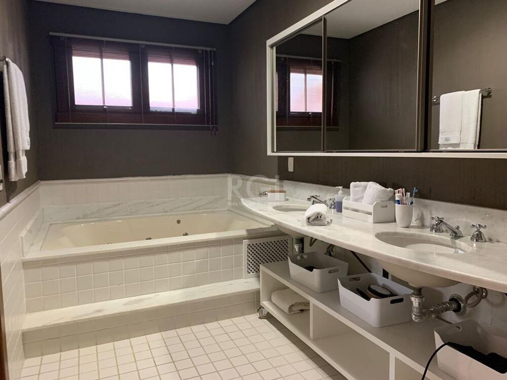 Casa de Condomínio à venda com 4 quartos, 597m² - Foto 3