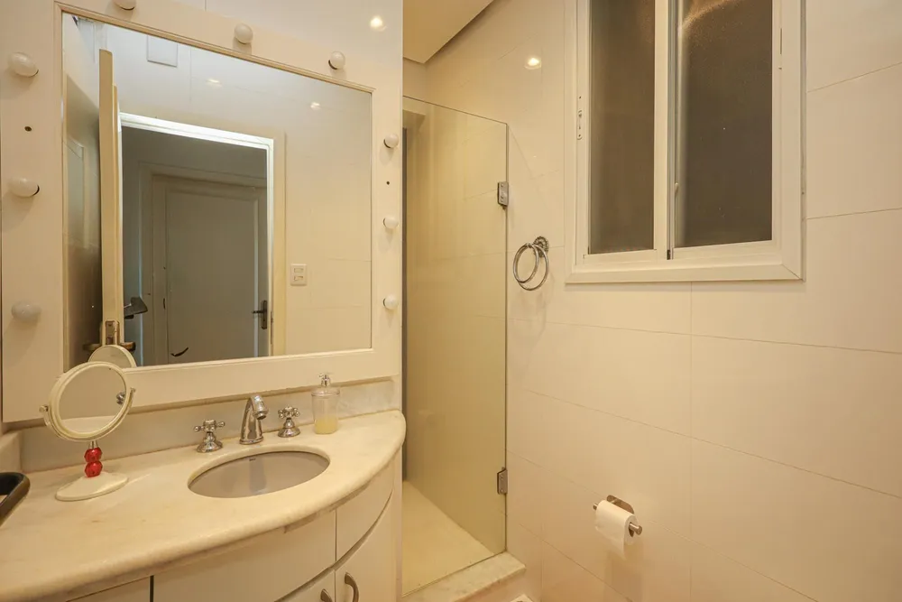 Apartamento, 3 quartos, 137 m² - Foto 2