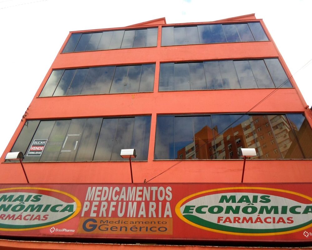 Apartamento à venda com 3 quartos, 44m² - Foto 1