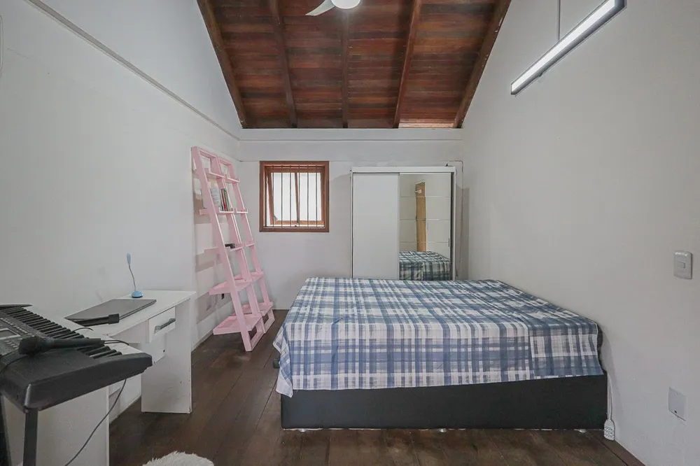 Casa, 3 quartos, 294 m² - Foto 1