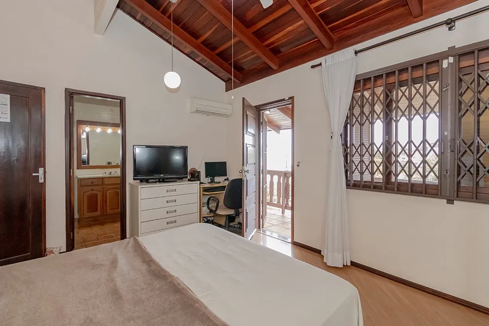 Casa, 3 quartos, 226 m² - Foto 4
