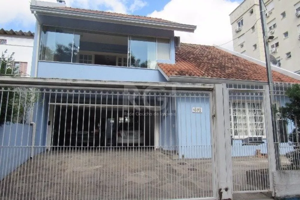 Casa à venda com 4 quartos, 235m² - Foto 1