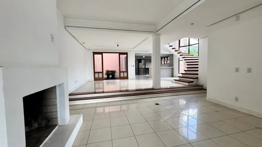 Casa, 5 quartos, 377 m² - Foto 1