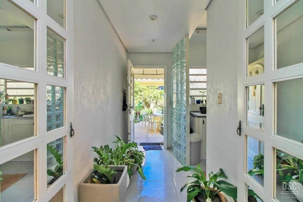 Casa, 4 quartos, 301 m² - Foto 1
