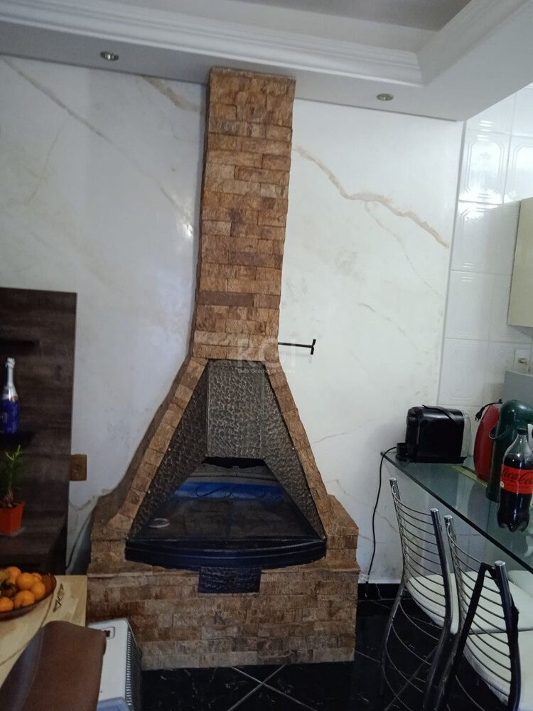 Casa à venda com 2 quartos, 101m² - Foto 1